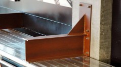 Tienda con acero corten